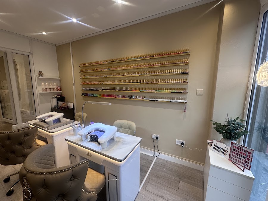 Arta Nails & Beauty Bar work